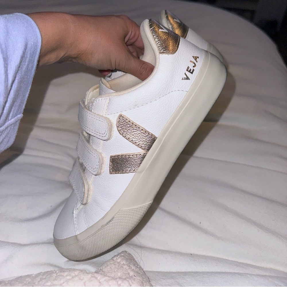 VEJA Velcro sneakers - gold